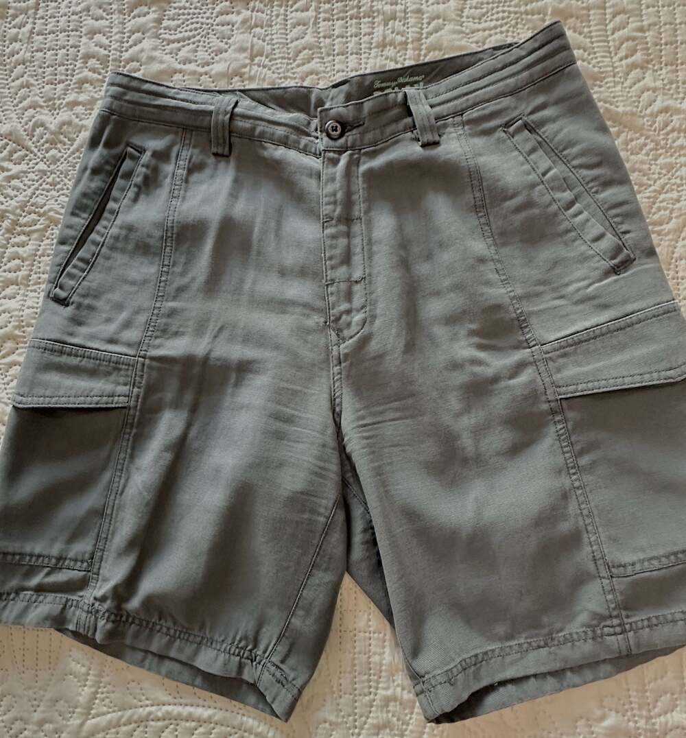 Tommy Bahama Relax Tencel Cotton Blend Gray Cargo Shorts Men’s Size 32